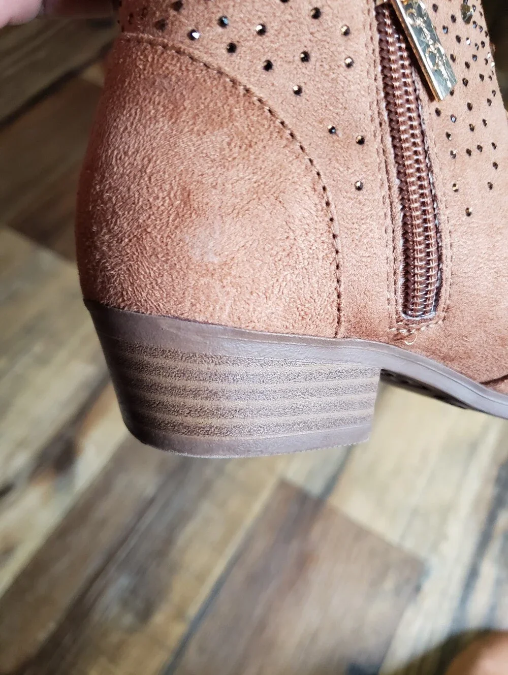 Jessica Simpson stylish tan